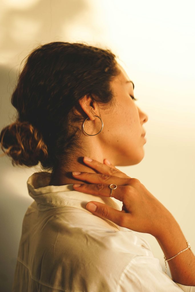 Neck & Shoulder Reset: Self‑Massage for Tension and Tech Neck