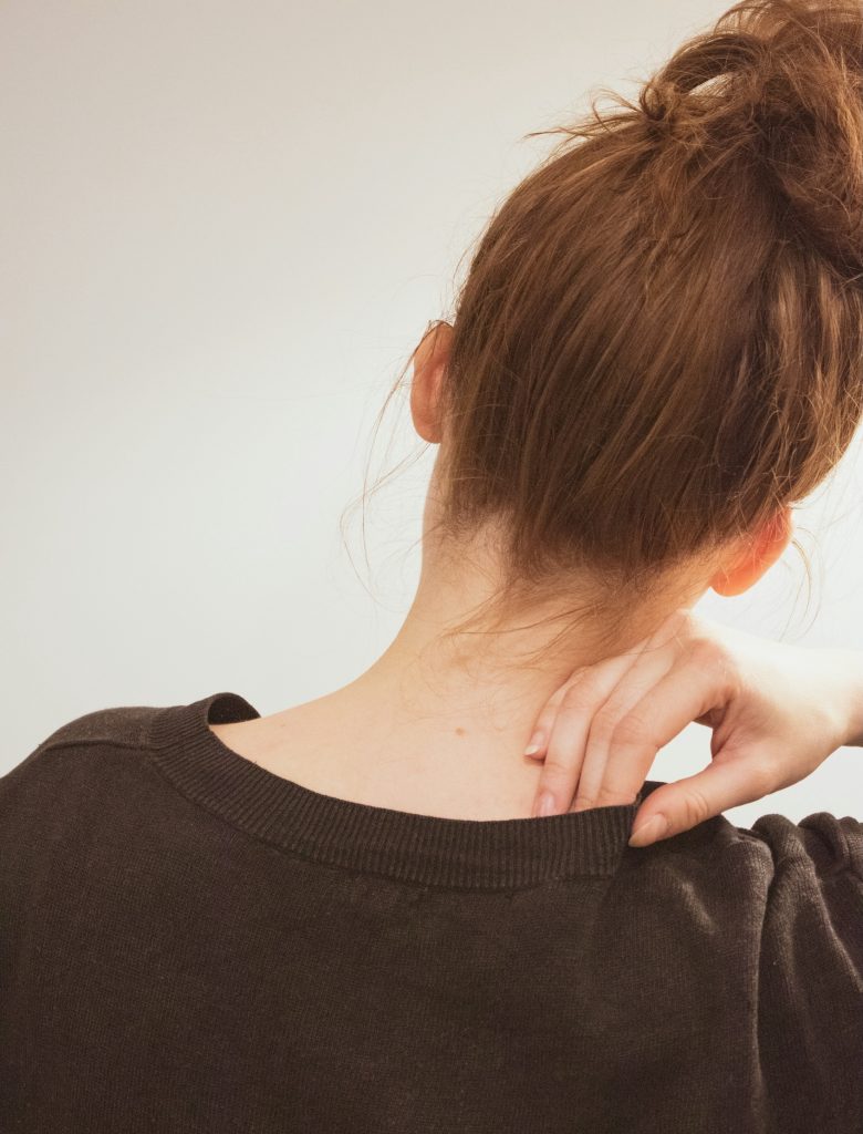 Full‑Body Lymph Refresh: Gentle Self‑Massage for Lightness & Calm